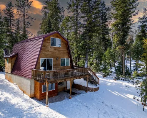 Relaxing retreat in Duck Creek, lots of exciting adventures inside and out Hotels in Kane County