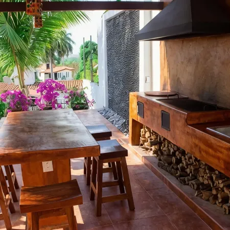 Wonderful residence w/studio, 15 min walk distance from beach & restaurants!