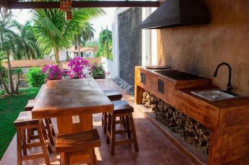 Wonderful residence w/studio, 15 min walk distance from beach & restaurants! - Homestays