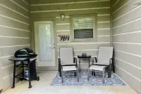 Modern & Comfy, Spring is Here, Near Cade's Cove in Townsend, the Peaceful Side! - Uima-altaat