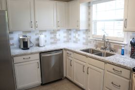 Entire residential home rental. Quiet cul-de-sac. Minutes to beach.