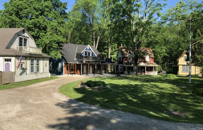 Doc's Lake house 1st floor, 2 bedroom apartment