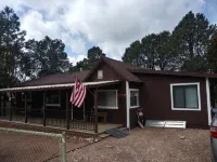The cozy cabin, a quiet place to relax and have a pleasant time. Hotele w: Heber