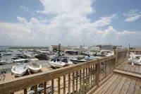 Beach Haven Getaway, Family Friendly, Spectacular Sunsets over Mordecai Island. - Wifi