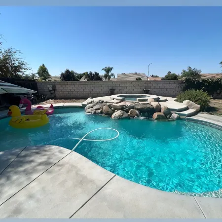 Charming 4-Bedroom House in Lovely Bakersfield with AC, WiFi, Enjoy a Hot Tub