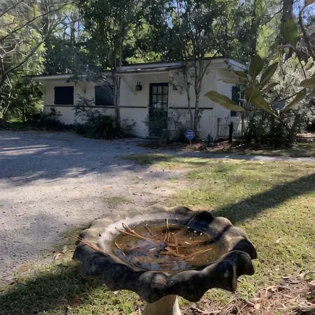 Guest House at Shepard Park - Park setting on private grounds