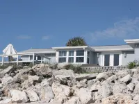 "Seaglass Cottage" - Direct Oceanfront, Vilano beach access near St. Augustine - Beach