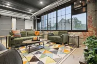Historic Newark Station- 10% off Earthworks Cafe - 4-Sterne