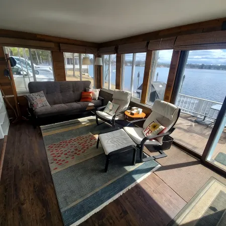 Peaceful, Private Lakeside Retreat on Beautiful Long Lake
