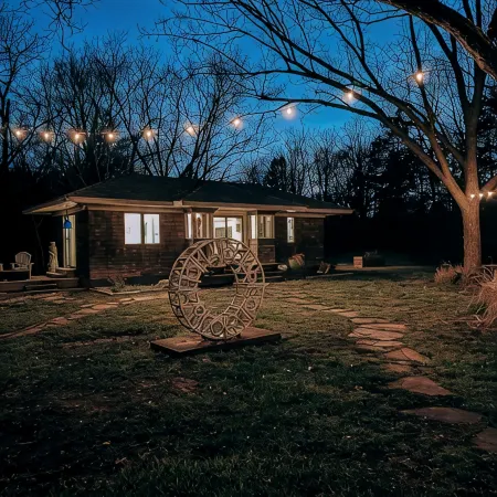 Cozy, artsy chalet in Stillwater with WiFi and AC and set in a scenic landscape.