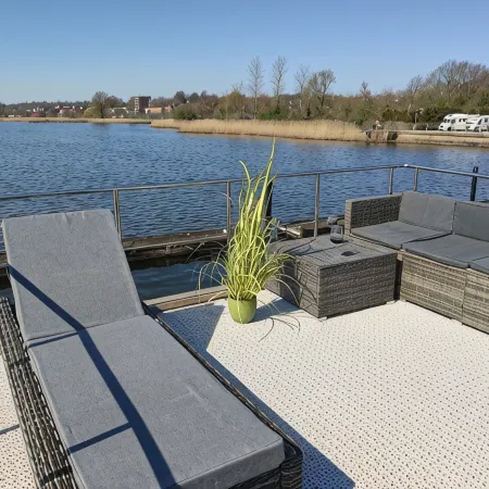 Houseboat Fjord Serina with bio-sauna and roof terrace in Schleswig