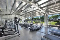 Oceanfront Condo with Stunning Views & AC - Fitnessstudio