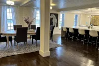 Penthouse 105-Heart of Downtown - 3-Star