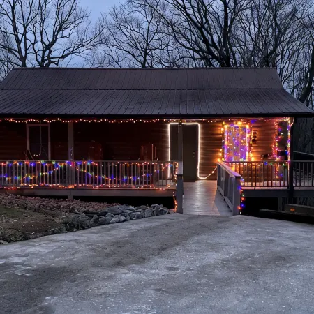 Cabin 3 is a Quiet log Cabin on Lookout Mountain 2 bedroom 2 bath