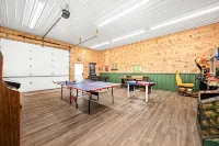Secluded 4-season cabin w/private waterfront, epic game room & mins from trails - Kitchens
