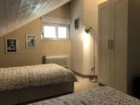 Cottage 6 to 8 people, House wood layout quality. Near lake Bcp of space - 木屋