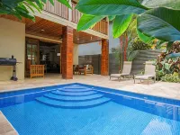 Villa Del Sol, steps to Dominical Beach with Private Pool! Hotels in Dominical