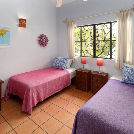 Casa Tortuga 3BR/2BA, private pool, patio&garden, roof terrace w view, parking.