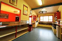 Chateau Backpackers & Motels - Nhà nghỉ