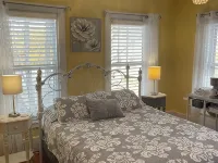 Glamour meets Country Guest Suite with Hot Tub! Hotels in Kennebunk