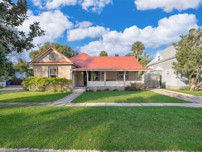 Beautiful home near Disney Private PoolBBQ Downtown