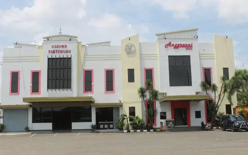 Anggraeni Hotel Tanjung - parkir
