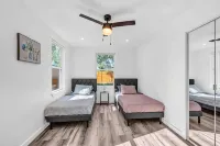 Home in the heart of East Austin - Bungalows