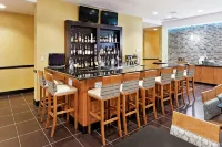 La Quinta Inn & Suites by Wyndham Tulsa - Catoosa Route 66 - bar