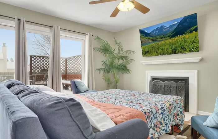 PROMO 10% WEEKLY AND 15% MONTHLY OFFNaperville/Aurora, King Bed, Fenced Yard!