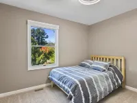 Charming 4-bedroom house in the pleasant Village of Elk Rapids. - 4 stjerner