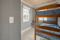 Seaside Heights Cottage- Back Unit, 2 Bedrooms, 1 Bath, Sleeps 4 - 4-Star