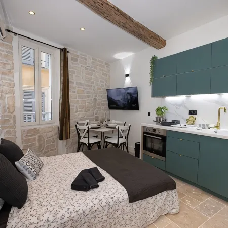 Appartement Rénové Vieille Ville Antibes