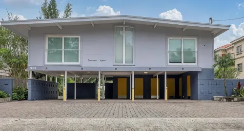 1st floor apt A. 1 mile from waterfront and downtown. Just 2 miles from beach! - Condos