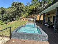Escape to Serenity: Stunning Ocean View Retreat -- All Inclusive Available - ヴィラ