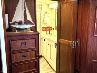 Sentient Waters: 63' Boat With Full Amenities & Sun Deck Hoteles en Stock Island