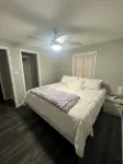 Newly Remodeled! 3Bed/2Bath house w/bonus adult bunk beds! Close to KSU stadium!