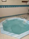 Lavissh Inn and Suites - Hot Tub