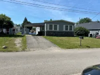 Charming 3-Bedroom House, Great Access to Crooked Lake and Angola, Pet Friendly! - 3 tähden