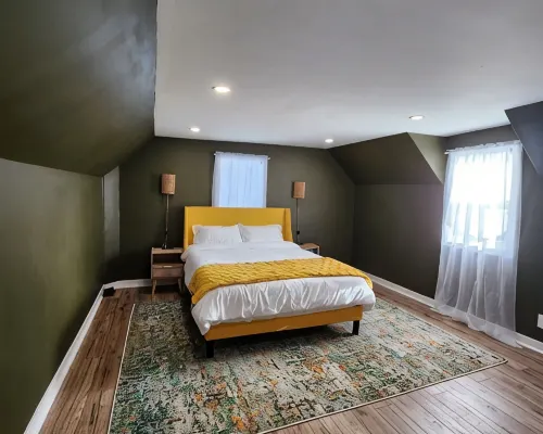 This is a private second-floor suite with its own entrance. Ξενοδοχεία στην πόλη Bancroft