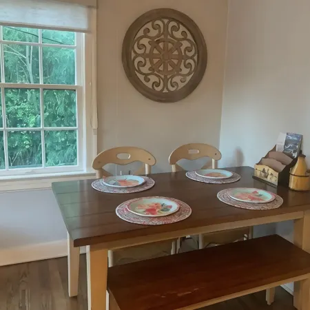 Cozy Apartment Located in Downtown Laurel