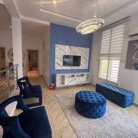 Lekki 3Bed Oceanview with Jetty, Chef & Janitor.