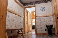 Large Creekside Cabin in the Huron National Forest - outdoor recreation mecca - Feriehus