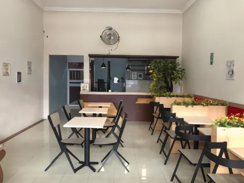 Guest House Nasyauqi Kuala Tanjung - Homestay