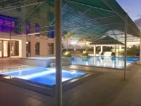 Santorini Hotel - Uima-altaat