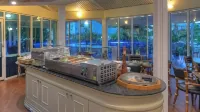 Cairns Sheridan Hotel - breakfast