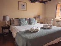 Stunning hilltop Tuscan farmhouse.  Private pool with spectacular views. Barga otelleri