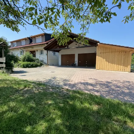 Idyllic apartment with south-facing balcony & wall box in the countryside - 2.5 km from the island