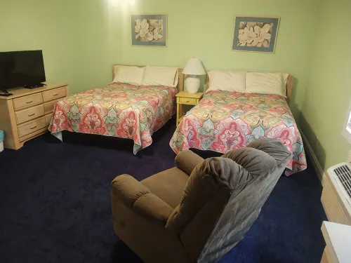 Extra large first floor condo with indoor & outdoor pools, close to the beach. - Gym