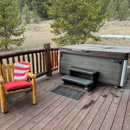 Lovely Log cabin in heart of Big Sky