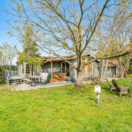Deer Harbor Cottages